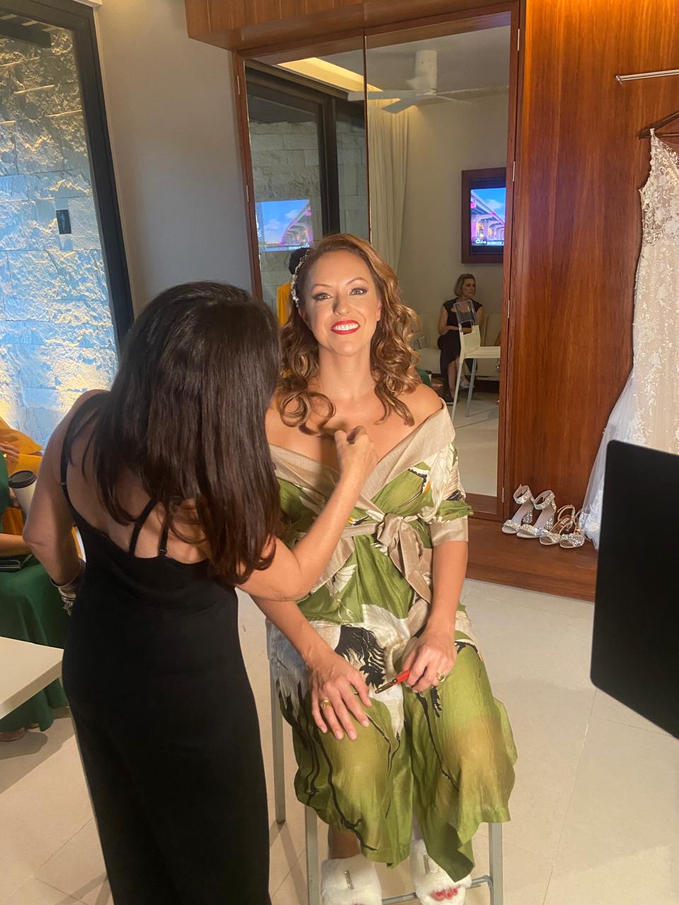 Mother of the bride beauty session